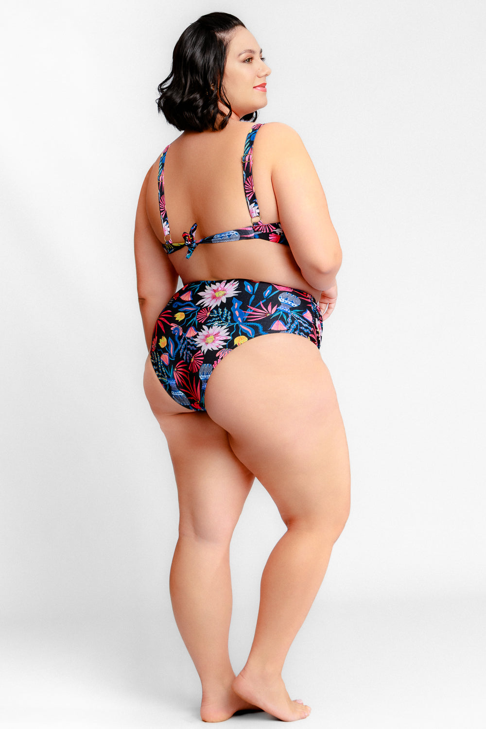 biquíni cortininha
biquíni asa delta
biquíni geometria / tie-dye
biquíni plus size
biquíni strapless ou sem alças
beachwear
biquíni de cintura alta
biquínis femininos
moda praia plus size;
modelo sustentável / ecológico