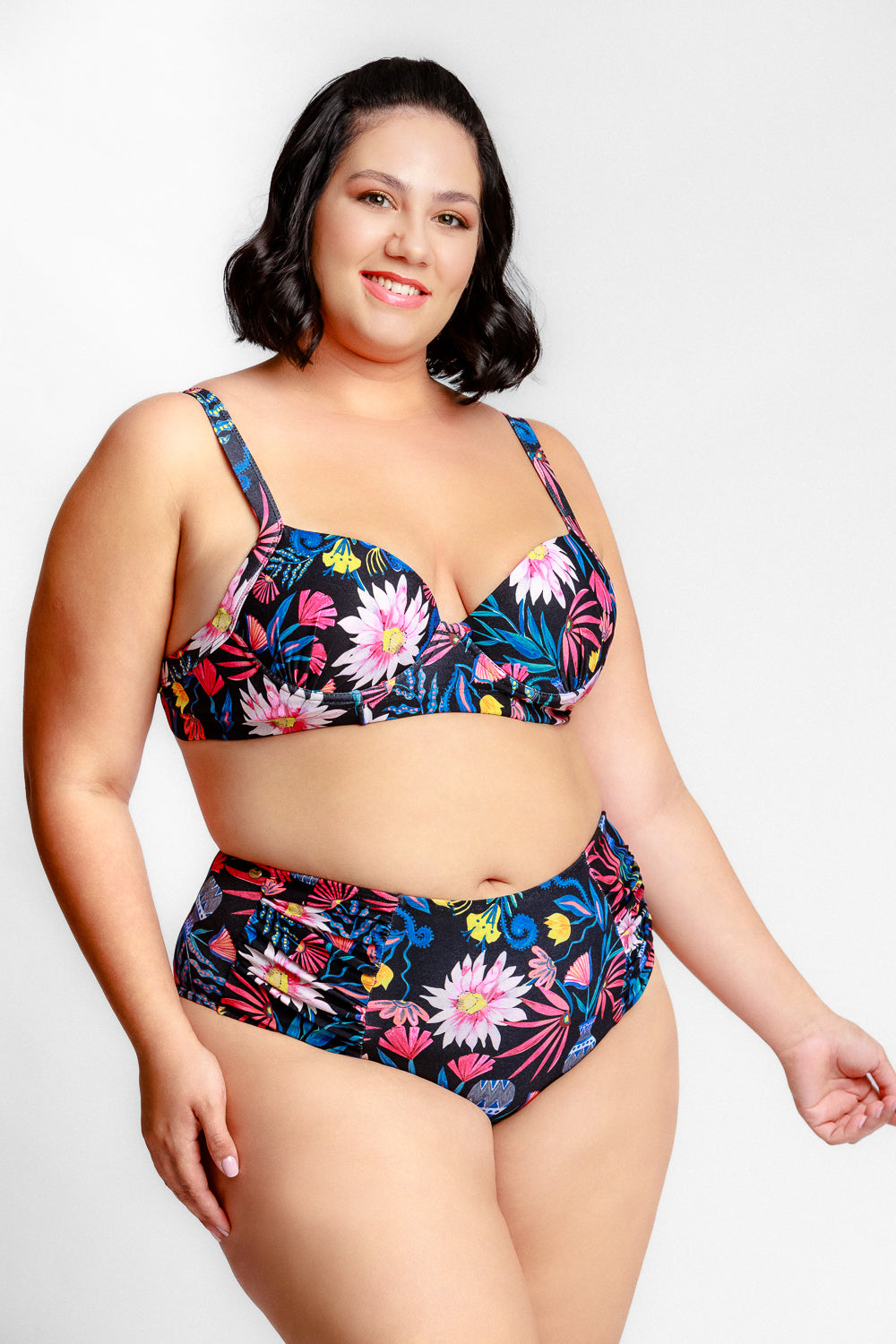 biquíni cortininha
biquíni asa delta
biquíni geometria / tie-dye
biquíni plus size
biquíni strapless ou sem alças
beachwear
biquíni de cintura alta
biquínis femininos
moda praia plus size;
modelo sustentável / ecológico