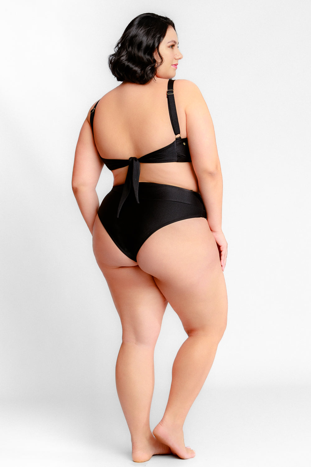 beachwear
biquíni 'cheeky'
biquíni animal print
biquíni asa delta
biquíni cortininha
biquíni de cintura alta
biquíni geometria / tie-dye
biquíni neon
biquíni plus size
biquíni strapless ou sem alças