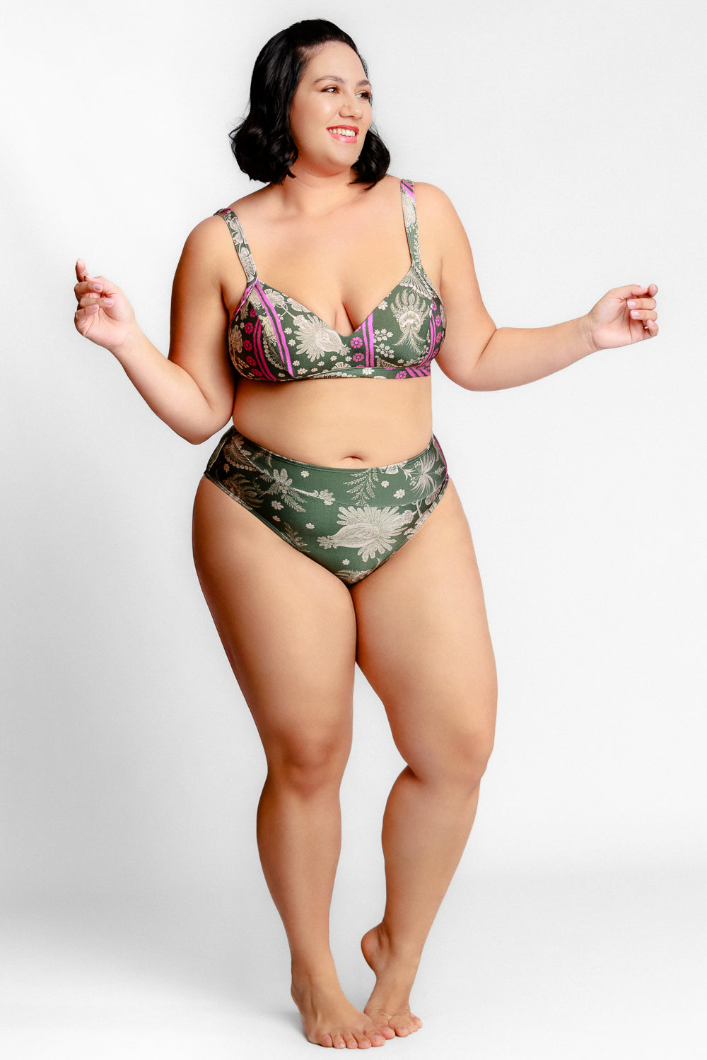 beachwear
biquíni 'cheeky'
biquíni animal print
biquíni asa delta
biquíni cortininha
biquíni de cintura alta
biquíni geometria / tie-dye
biquíni neon
biquíni plus size
biquíni strapless ou sem alças