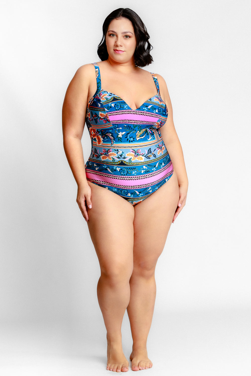 maiô alonga silhueta;
maiô azul elegante;
maiô clássico feminino;
maiô com franzidos
maiô confortável;
maiô decote V;
maiô elegante e moderno;
maiô feminino verão;
maiô modelador plus size;
maiô piscina e praia;
maiô plus size alta qualidade;
maiô plus size;
maiô resort e viagens;
maiô secagem rápida;
maiô sexy plus size;
maiô anatômico;
moda praia plus size;
modelo sustentável / ecológico