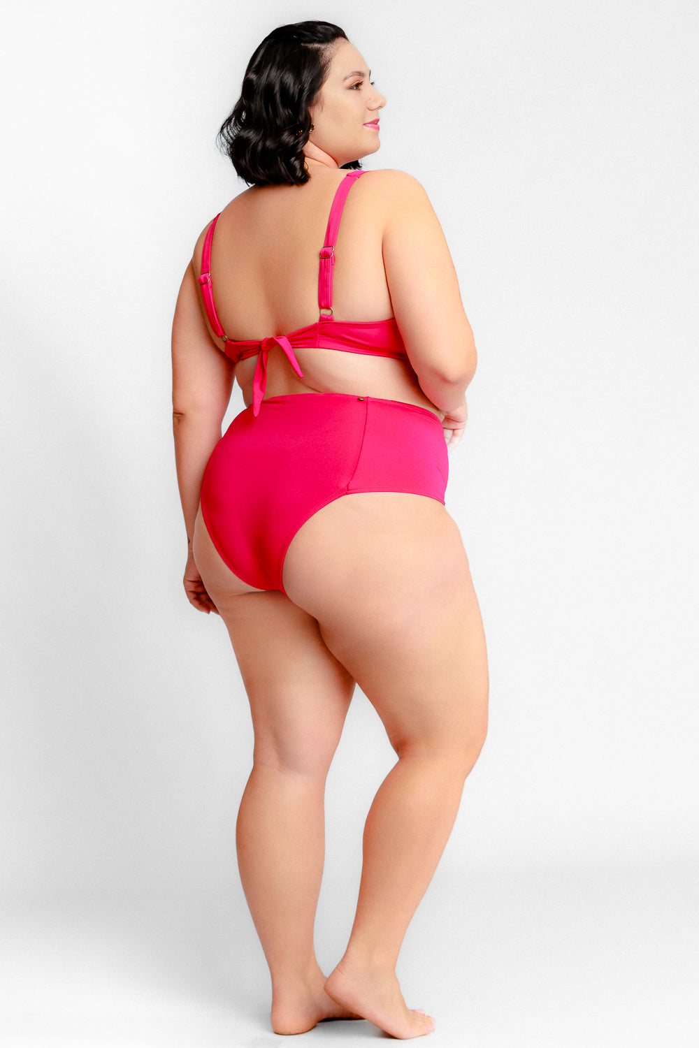beachwear
biquíni cortininha
biquíni de cintura alta
biquíni plus size
biquínis femininos
vestuário de banho
modelo sustentável / ecológico
moda praia plus size;