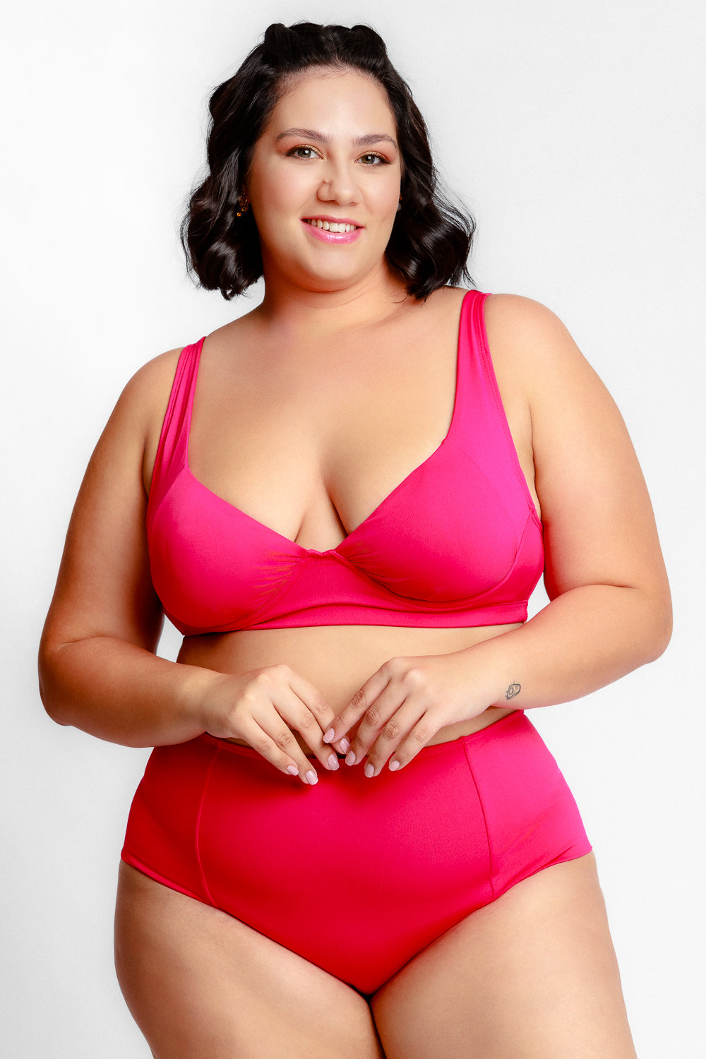 beachwear
biquíni cortininha
biquíni de cintura alta
biquíni plus size
biquínis femininos
vestuário de banho
modelo sustentável / ecológico
moda praia plus size;