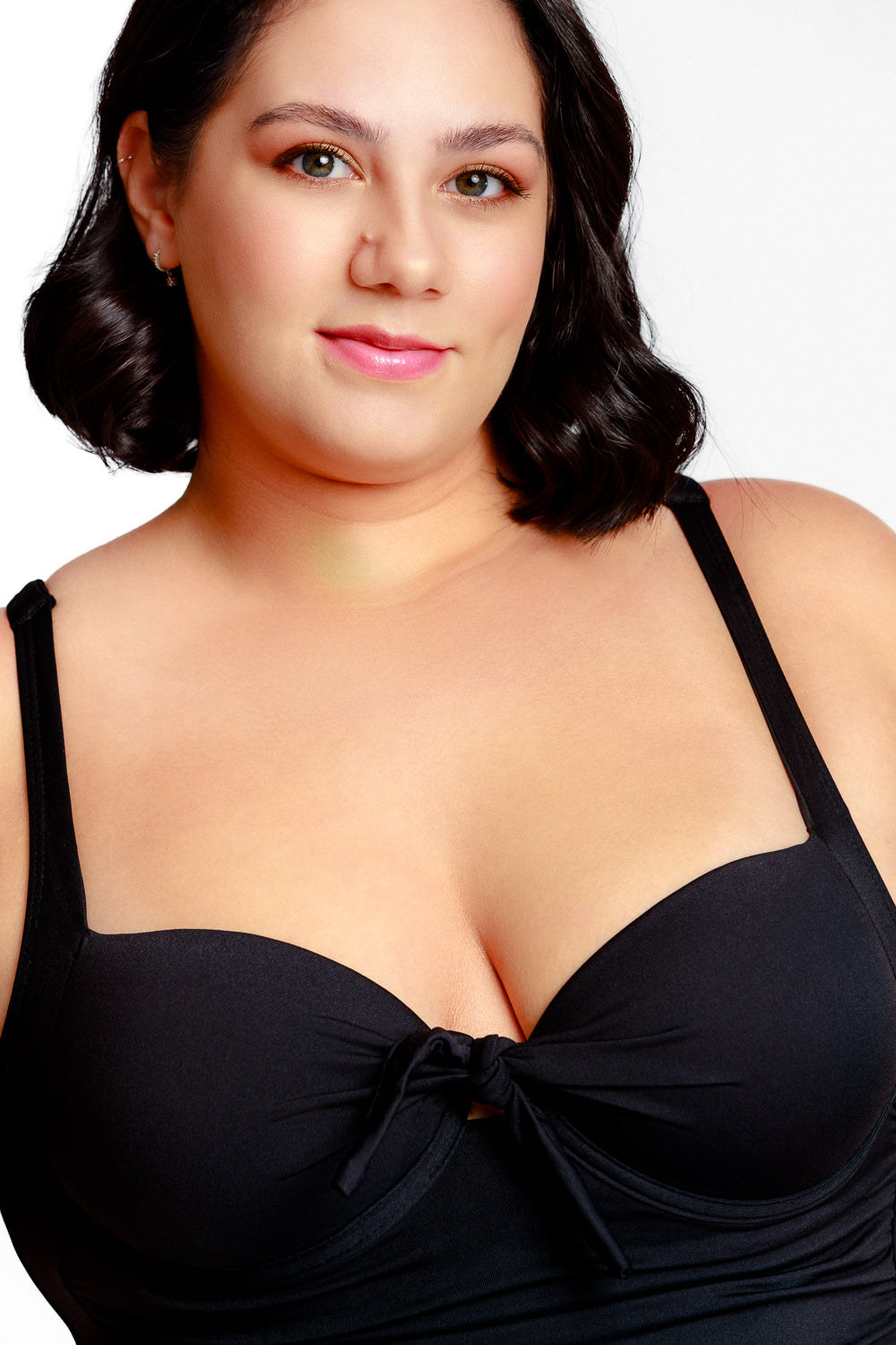 biquíni plus size
maiô anatômico;
maiô com franzidos
maiô confortável;
maiô decote V;
maiô elegante e moderno;
maiô feminino verão;
maiô modelador plus size;
maiô piscina e praia;
maiô plus size;
maiô plus size alta qualidade;
maiô secagem rápida;
maiô sexy plus size;
maiô sofisticado;
maiô tendência verão 2025;
moda praia plus size;
modelo sustentável / ecológico