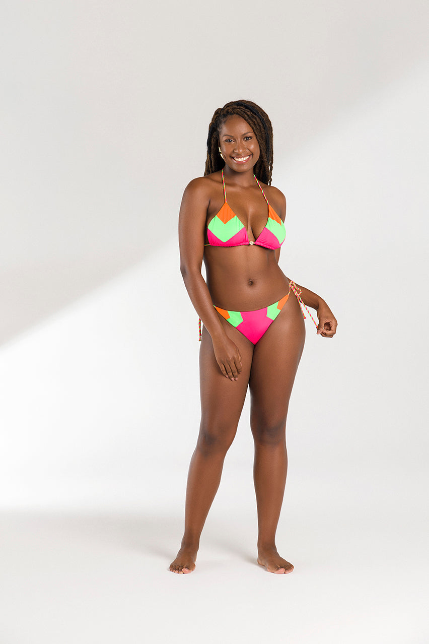 beachwear

biquíni 'cheeky'

biquíni animal print

biquíni asa delta

biquíni cortininha

biquíni de cintura alta

biquíni geometria / tie-dye

biquíni neon

biquíni plus size

biquíni strapless ou sem alças