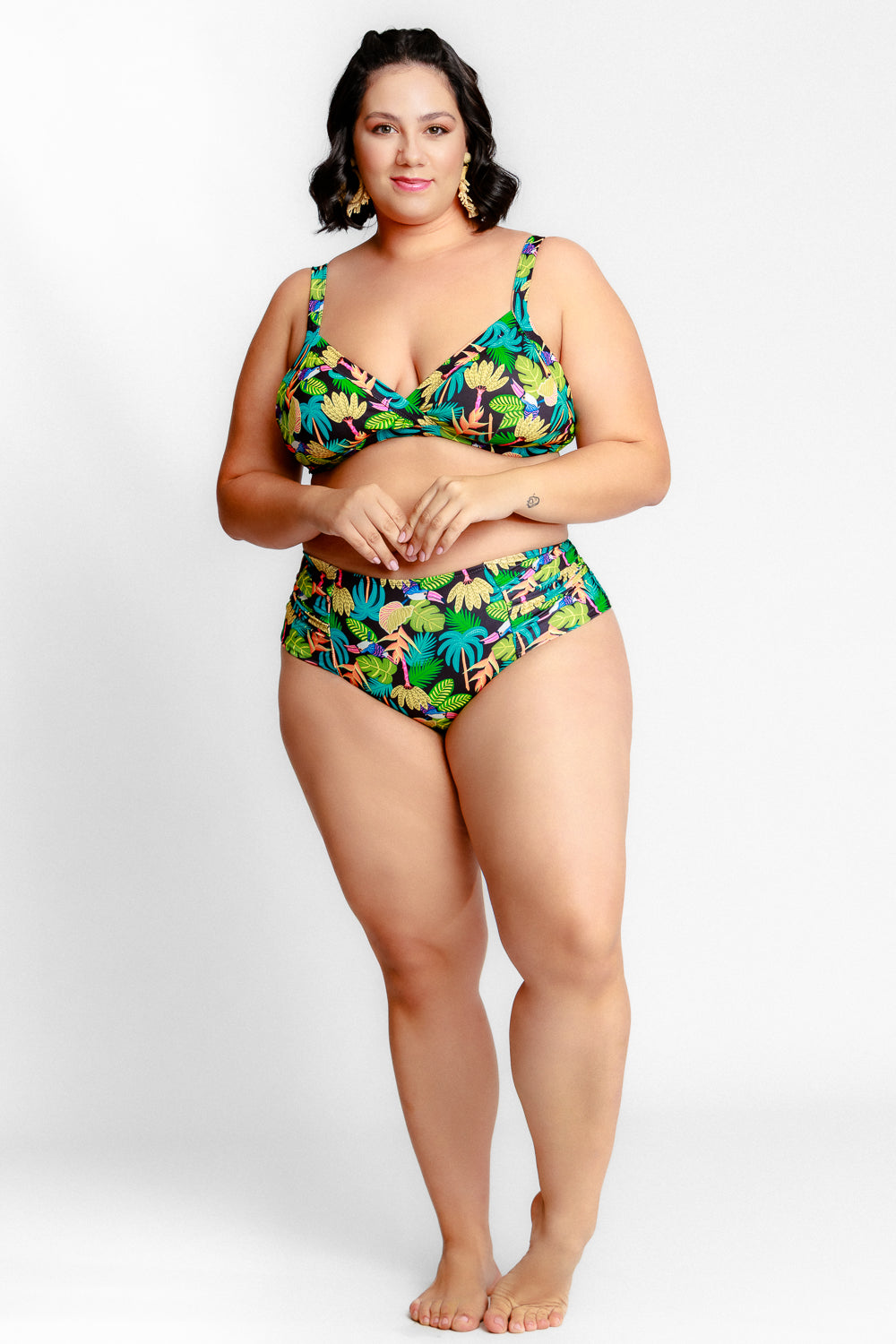 maiô decote V;

modelo sustentável / ecológico

moda praia plus size;

maiô tendência verão 2025;

maiô sexy plus size;

maiô secagem rápida;

maiô resort e viagens;