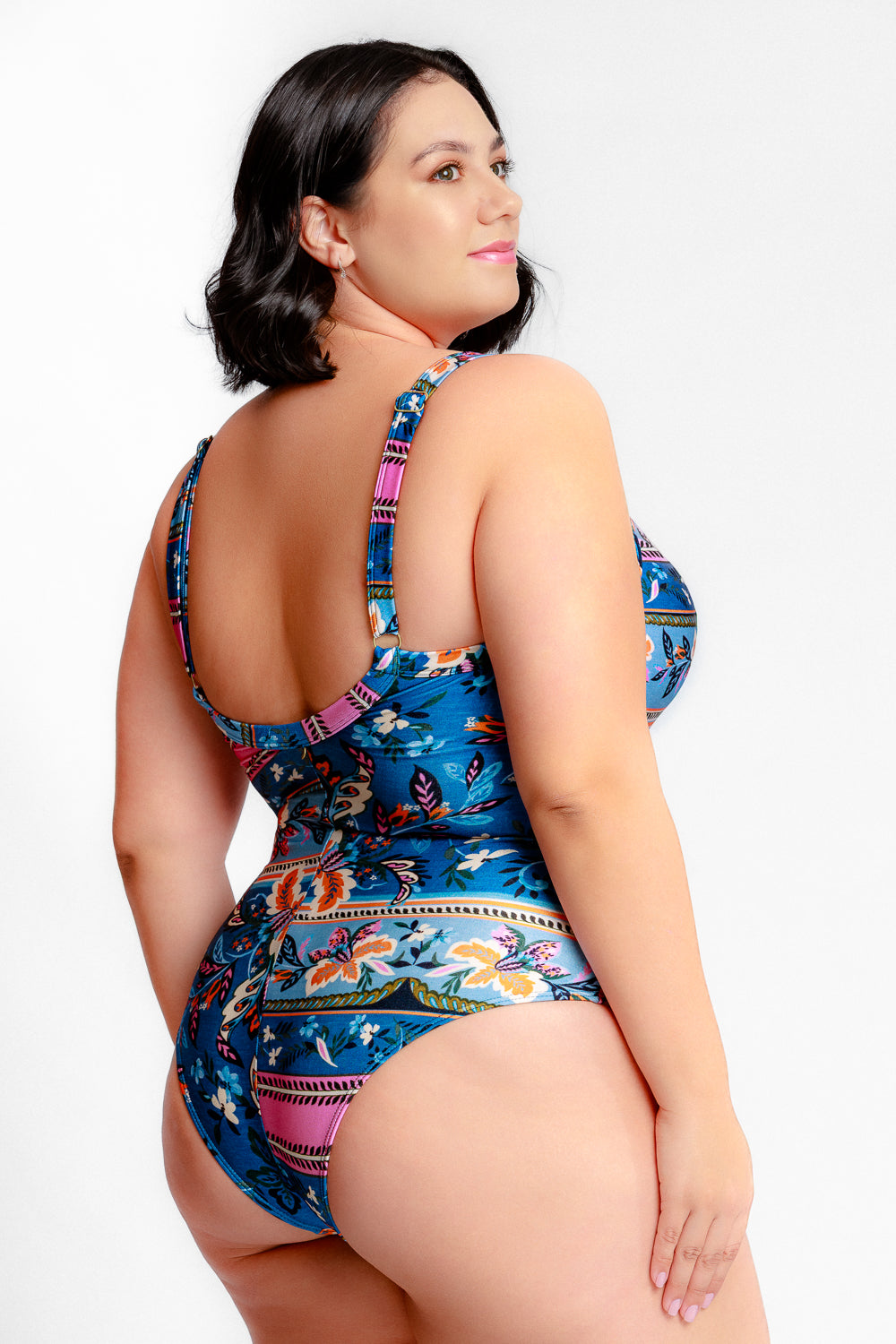 maiô alonga silhueta;

maiô azul elegante;

maiô clássico feminino;

maiô com franzidos

maiô confortável;

maiô decote V;

maiô elegante e moderno;

maiô feminino verão;

maiô modelador plus size;

maiô piscina e praia;

maiô plus size alta qualidade;

maiô plus size;

maiô resort e viagens;

maiô secagem rápida;

maiô sexy plus size;

maiô anatômico;

moda praia plus size;

modelo sustentável / ecológico