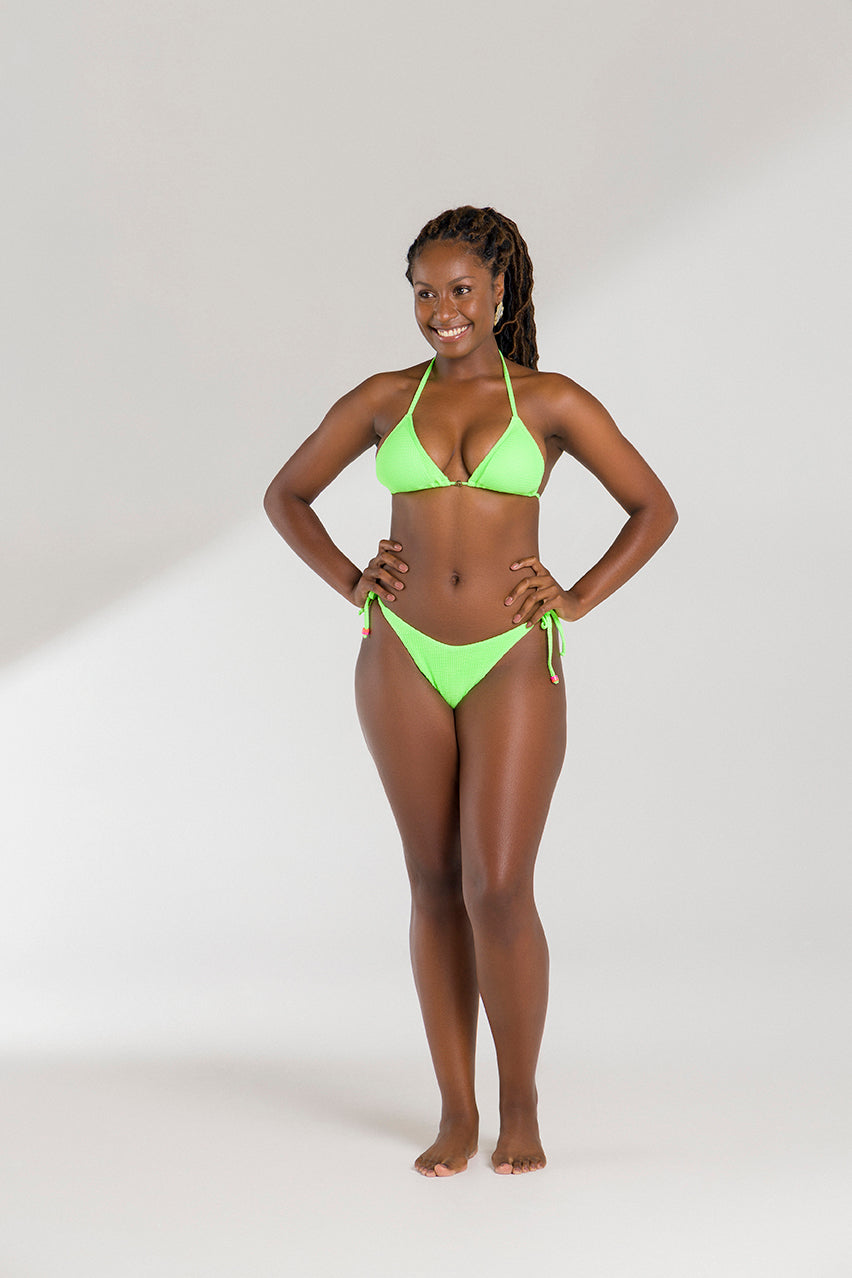 beachwear

biquíni 'cheeky'

biquíni asa delta

biquíni animal print

biquíni cortininha

biquíni de cintura alta

biquíni geometria / tie-dye

biquíni neon

biquíni plus size

biquíni strapless ou sem alças

