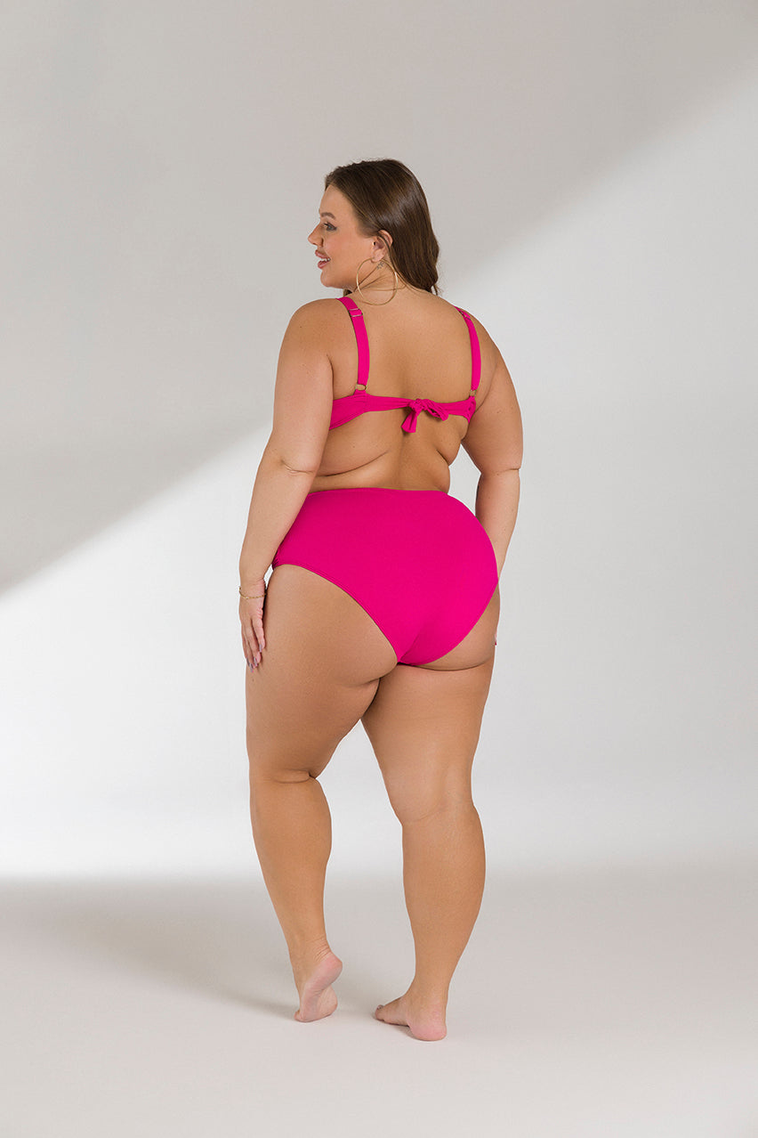 beachwear

biquíni asa delta

biquíni de cintura alta

biquíni cortininha

biquíni plus size

biquínis femininos

maiô plus size;

modelo sustentável / ecológico

moda praia plus size;

