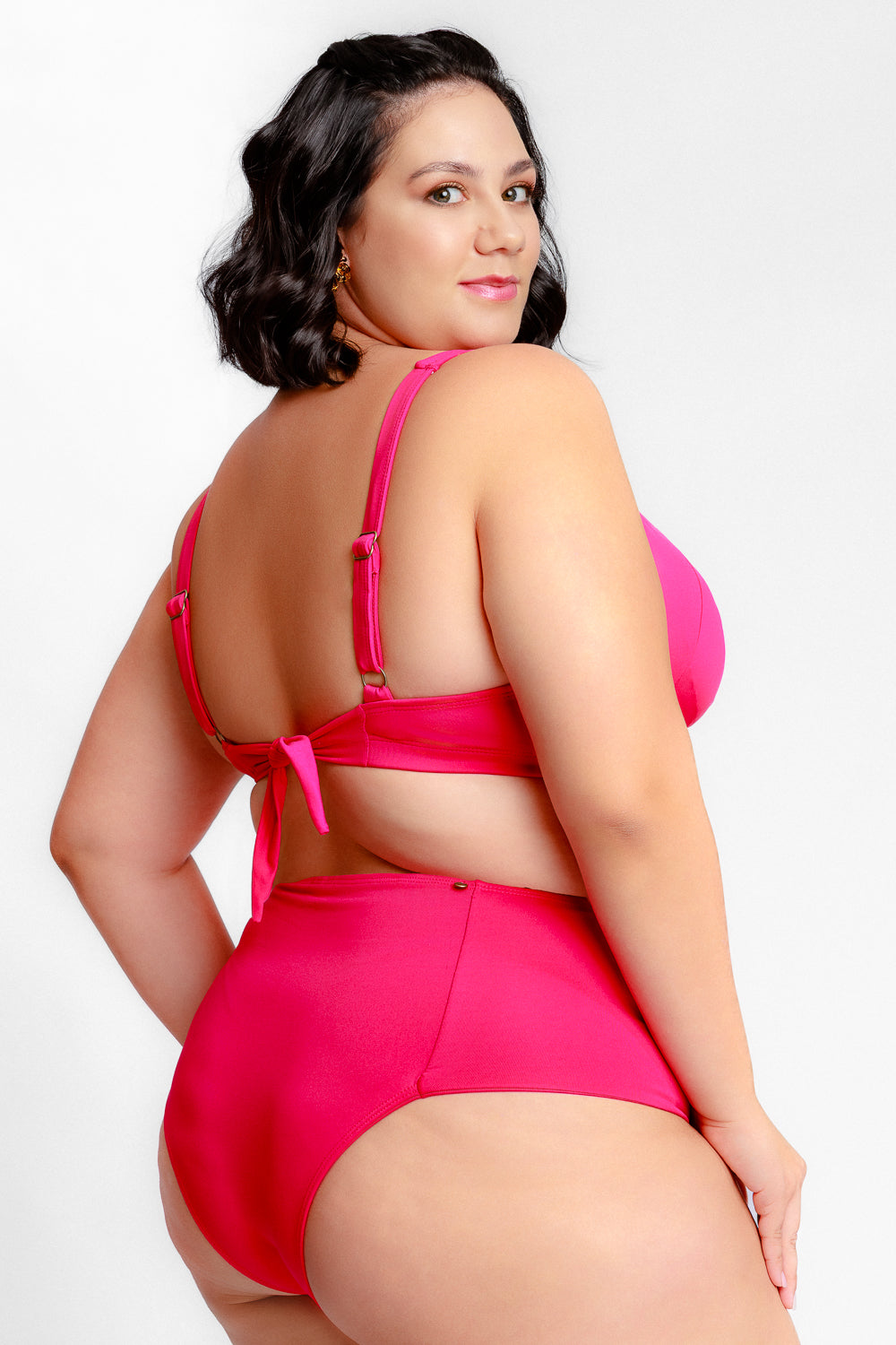 beachwear

biquíni cortininha

biquíni de cintura alta

biquíni plus size

biquínis femininos

vestuário de banho

modelo sustentável / ecológico

moda praia plus size;