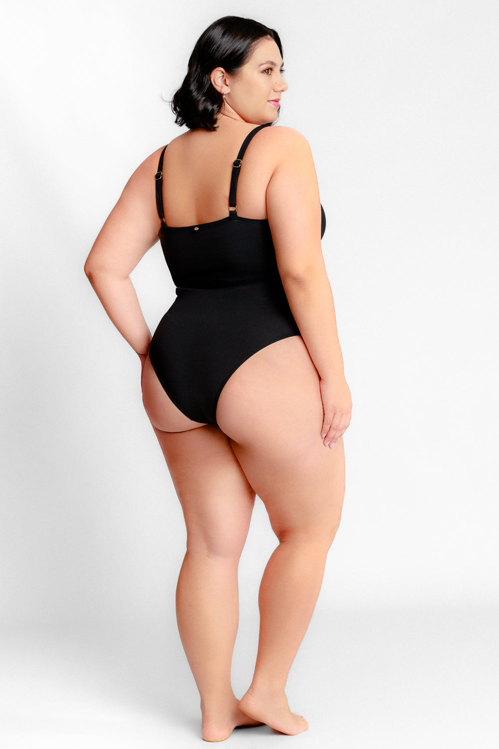 biquíni plus size

maiô anatômico;

maiô com franzidos

maiô confortável;

maiô decote V;

maiô elegante e moderno;

maiô feminino verão;

maiô modelador plus size;

maiô piscina e praia;

maiô plus size;

maiô plus size alta qualidade;

maiô secagem rápida;

maiô sexy plus size;

maiô sofisticado;

maiô tendência verão 2025;

moda praia plus size;

modelo sustentável / ecológico