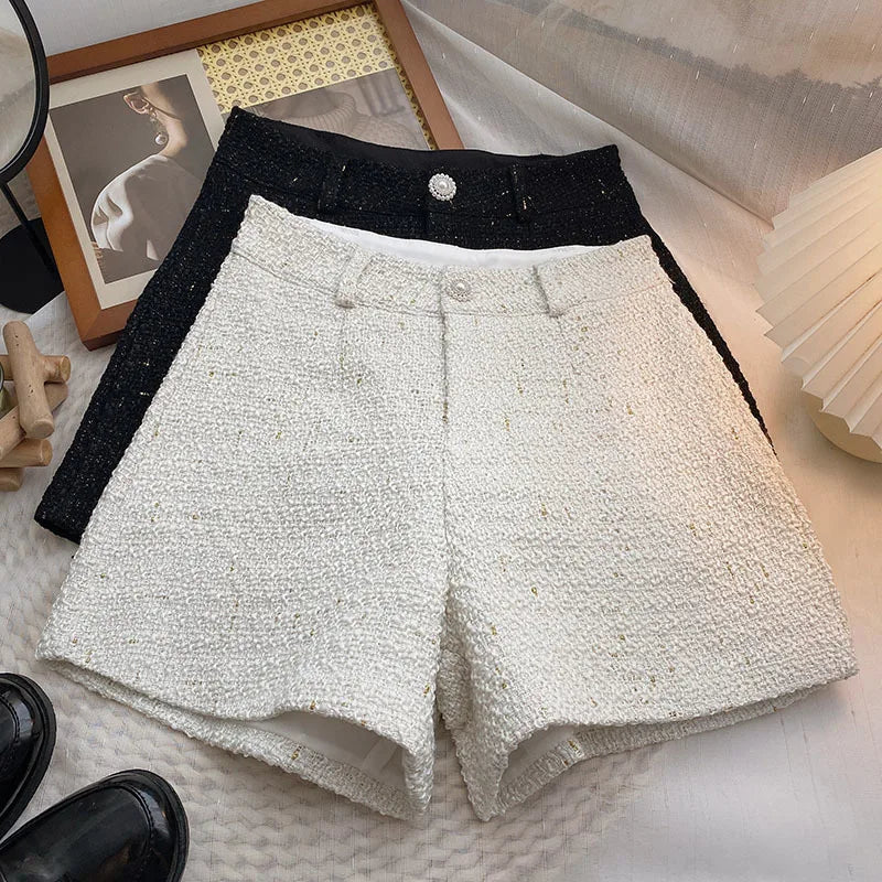 Shorts Feminino de cintura alta detalhe de botão Ingrid