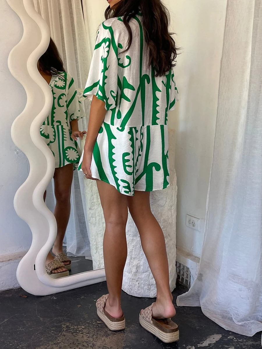 Macacão Feminino curto com manga com decote V Milena